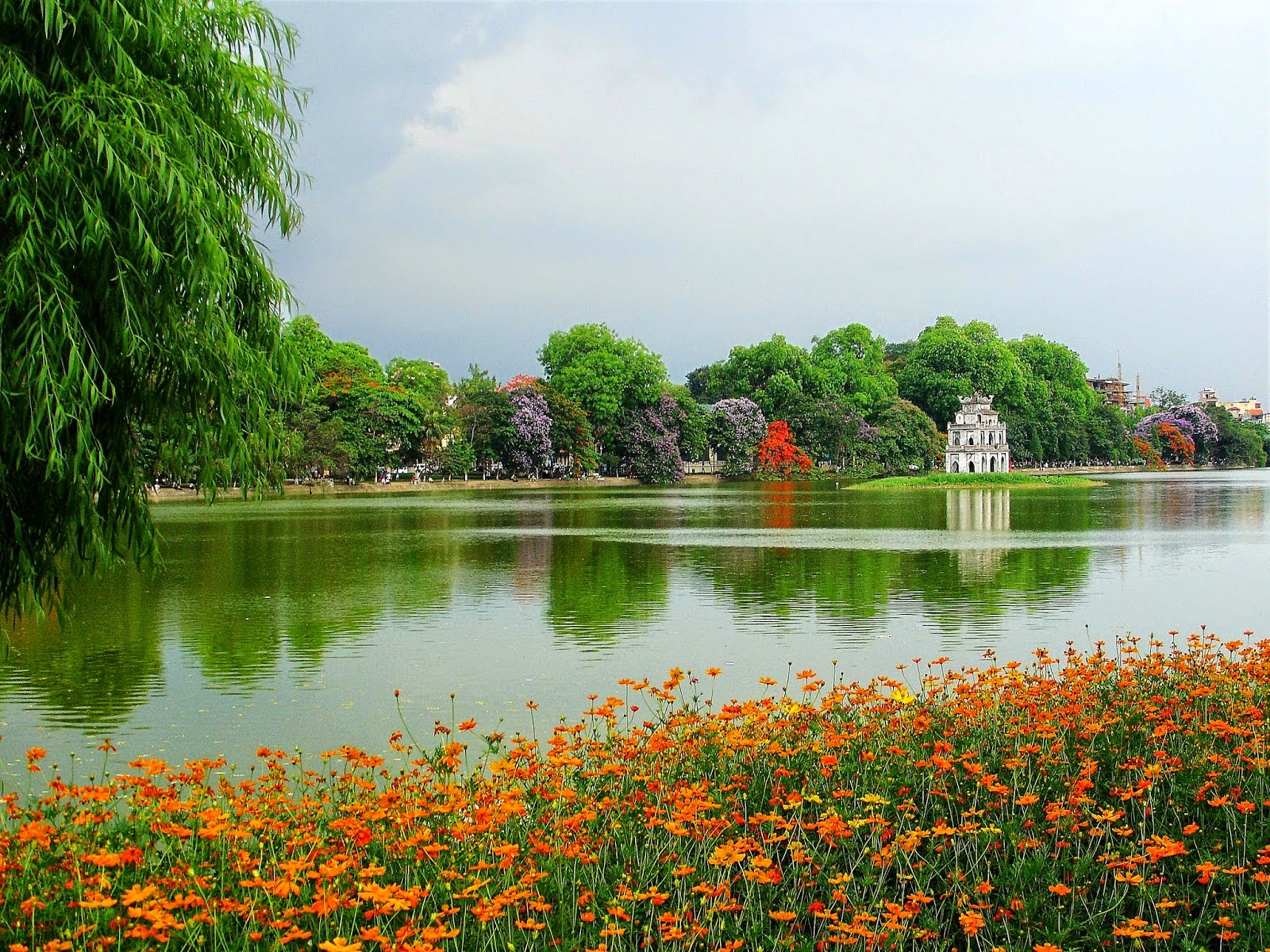 ho hoan kiem hanoi